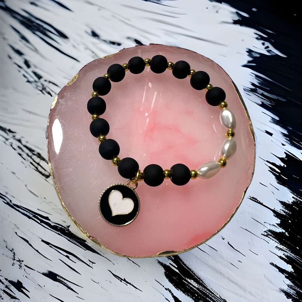 Heart charm bracelet - Picture 2 of 2